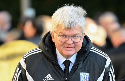 Adrian Chiles used football jacket to pay tribute to friend Liam Payne at his funeral