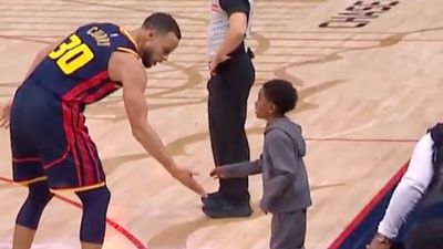 Steph Curry Had Heartwarming Moment With Young Warriors Fan After Making Tough Shot