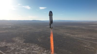 Watch Blue Origin launch 'Space Gal' Emily Calandrelli, 5 others on tourism flight today