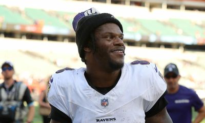 Lamar Jackson wasn’t implying frustration with ex-OC Greg Roman with his awkwardly long pause