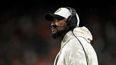 Steelers Fans Irate Over Mike Tomlin's Clock Management Before Halftime vs. Browns