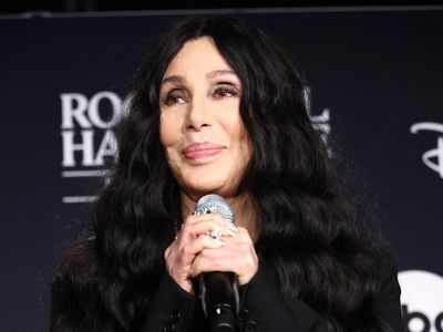 Cher delivers scathing verdicts on the two directors she hated working with: ‘He was a pig’