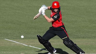 Renegades beat Thunder to take top spot in WBBL