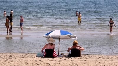 Extreme fire danger warnings for Victoria as heatwave sweeps through south-east Australia