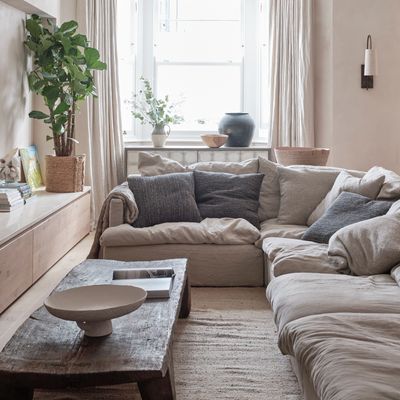 How to become a living room family – 7 sofa and decorating tricks to get the family together in one place