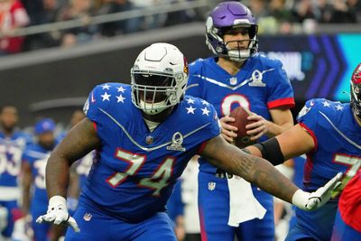 REPORT: Chiefs signing Pro Bowl OL D.J. Humphries