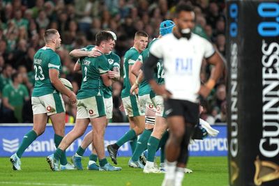 Gus McCarthy scores debut try as Ireland dominate Fiji in Dublin