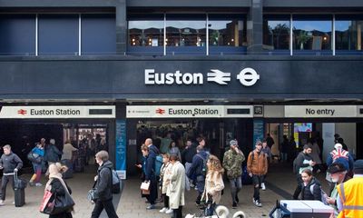 Police carry out controlled explosion at London Euston station