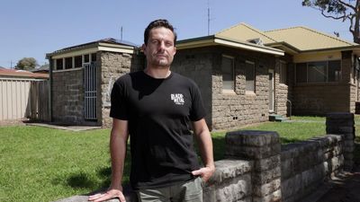 Loo-less town's battle illustrates national problem