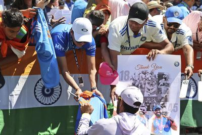 'I don’t think these fans are Indians': Sunil Gavaskar slams Bharat Army for disrespecting Indian flag