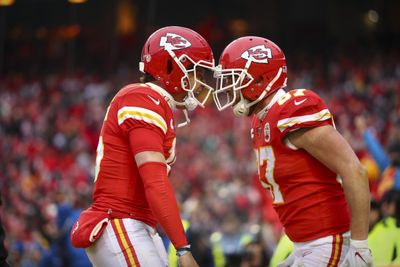 Chiefs vs. Panthers: Patrick Mahomes, Travis Kelce arrrive in style at Bank of America Stadium