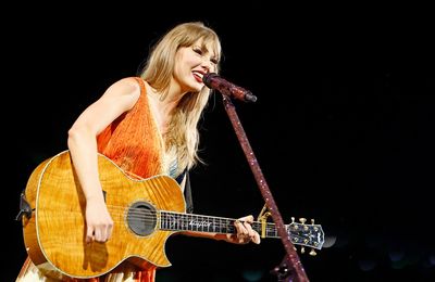 Taylor Swift had ‘bit of a moment’ on stage as she gets set to wrap up ‘Eras Tour’