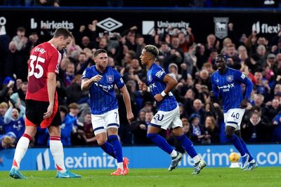 New boss Ruben Amorim settles for point on Man Utd debut as Ipswich fight back