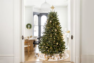 How to Fluff a Christmas Tree — A Step-by-Step Guide to Fuller-Looking Faux Trees