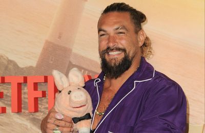 Jason Momoa’s Christmas doesn’t start until he puts on Barbra Streisand’s festive songs