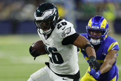 Saquon Barkley, Eagles trample Rams for seventh straight victory