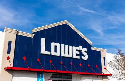 Lowe’s Stock Dip: Don’t Miss This Second-Chance Entry Point