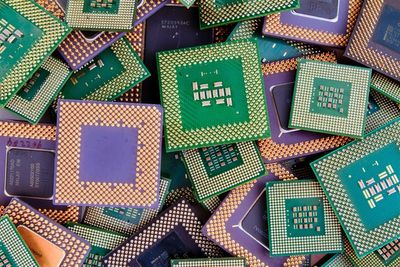 Dividend Growth Meets Chips: Top 3 Semiconductor Stocks to Watch