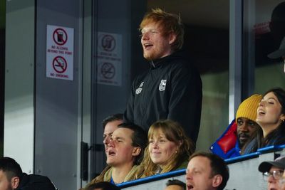 Pop star Ed Sheeran apologizes to Man United boss Ruben Amorim for crashing interview