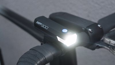 Cateye AMPP900 bike light review: Dependable, versatile, and pretty cheap too