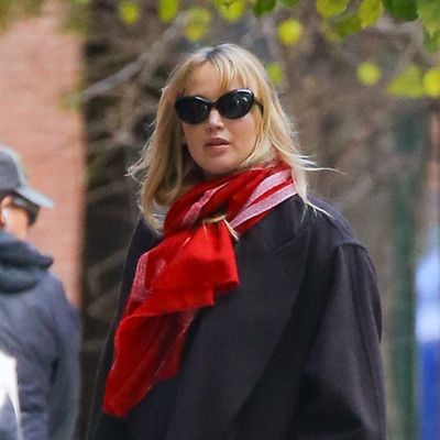 Jennifer Lawrence Masters Late-Fall Dressing in a Classic Trench, Sneakers, and These Two Key Trends