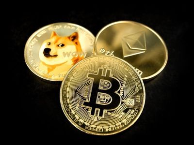 Bitcoin, Dogecoin Dip, Ethereum Stays Green: Trader Predicts 'First Major BTC Correction' Only After One Key Level Hits