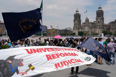 Over 18,000 in Mexico register to run for Supreme Court seats and federal judges in new system