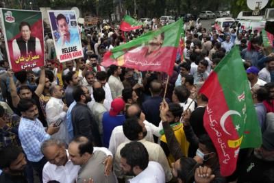 Protesters Clash With Security Forces In Islamabad Demanding Leader's Release