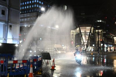 Central London has a new fountain! Burst water main outside Victoria Station causes chaos