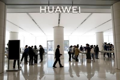 Huawei Unveils Flagship Mate 70 With Homegrown Harmonyos Next