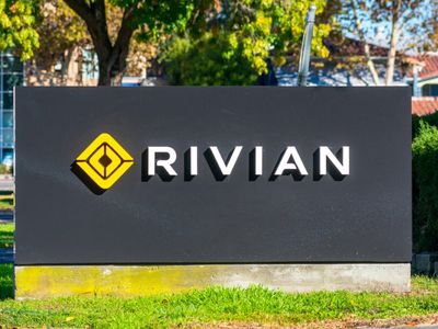 Rivian Rides High: $6.6 Billion DOE Loan Commitment Fuels EV Expansion