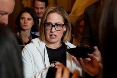 Sen. Sinema Pokes Fun At Senate Democrats Over Filibuster Support