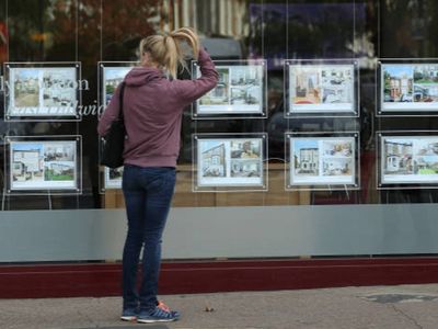 Major bank to cut mortgage rates tomorrow