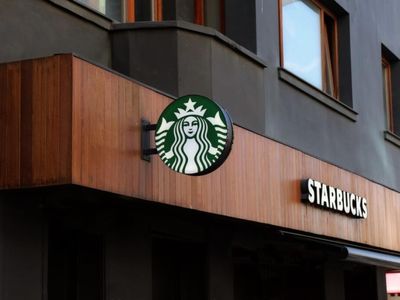 Starbucks To Rally Around 13%? Here Are 10 Top Analyst Forecasts For Tuesday