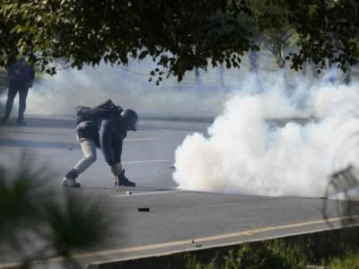 Violence Erupts In Islamabad As Supporters Demand Imran Khan's Release