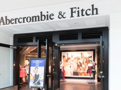 Nasdaq Rises 100 Points; Abercrombie & Fitch Shares Fall After Q3 Results