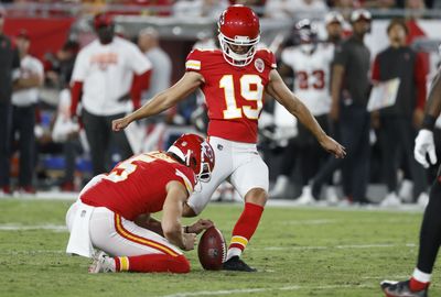 Chiefs sign familiar face to replace injured kicker in Week 13