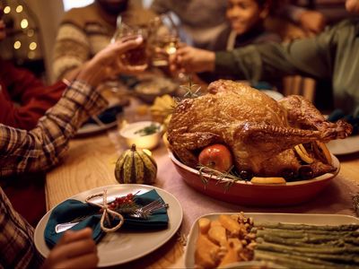 How to survive political debates at Thanksgiving dinner, according to a family therapist