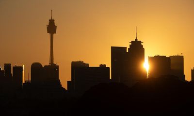 Chris Minns asks Sydney residents to keep washing machines off to avoid heatwave outages