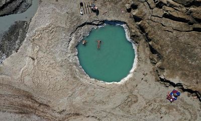 Dead Sea ‘white smokers’ provide early sinkhole warning, say scientists