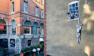 Banksy’s Well Hung Lover to be sold with Bristol building it is painted on