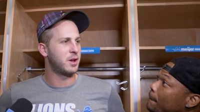 Lions' Jahmyr Gibbs, David Montgomery Hilariously Crashed Jared Goff's Media Scrum