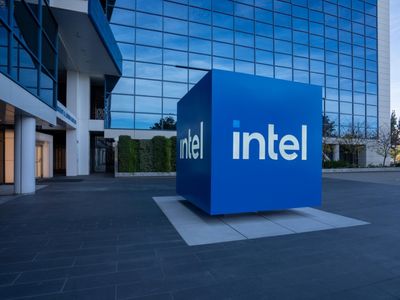 Intel Secures $7.86 Billion Grant, But Technical Signals Flash Warnings