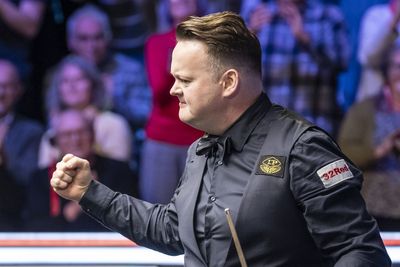 Shaun Murphy battles past Ding Junhui in final-frame decider