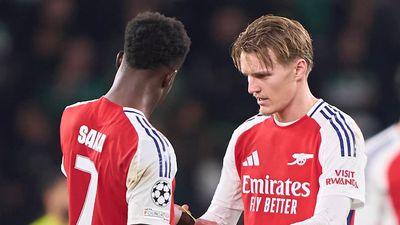 Bukayo Saka Praises ‘Unbelievable’ Odegaard After Emphatic Arsenal Victory