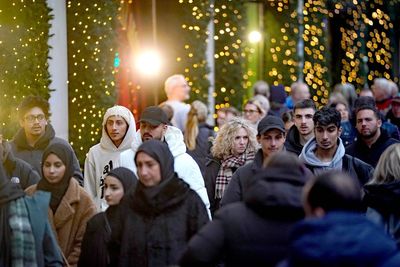 Consumer confidence ‘weak’ as Christmas approaches