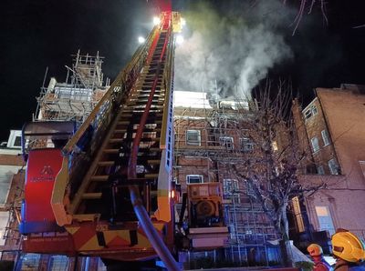 Holloway fire: 100 firefighters tackle huge blaze at takeaway restaurant in Holloway