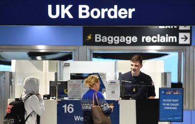 Net migration falls after reaching record high of 900,000 in 2023