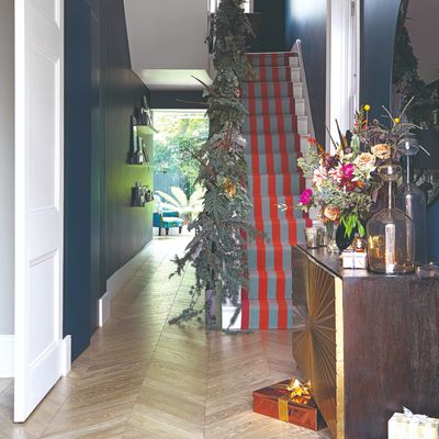 32 Christmas hallway decorating ideas – this is how to welcome your guests with some festive cheer as soon as they walk through the door