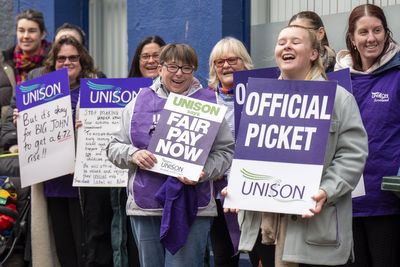 Local government workers accept pay offer, says Unison